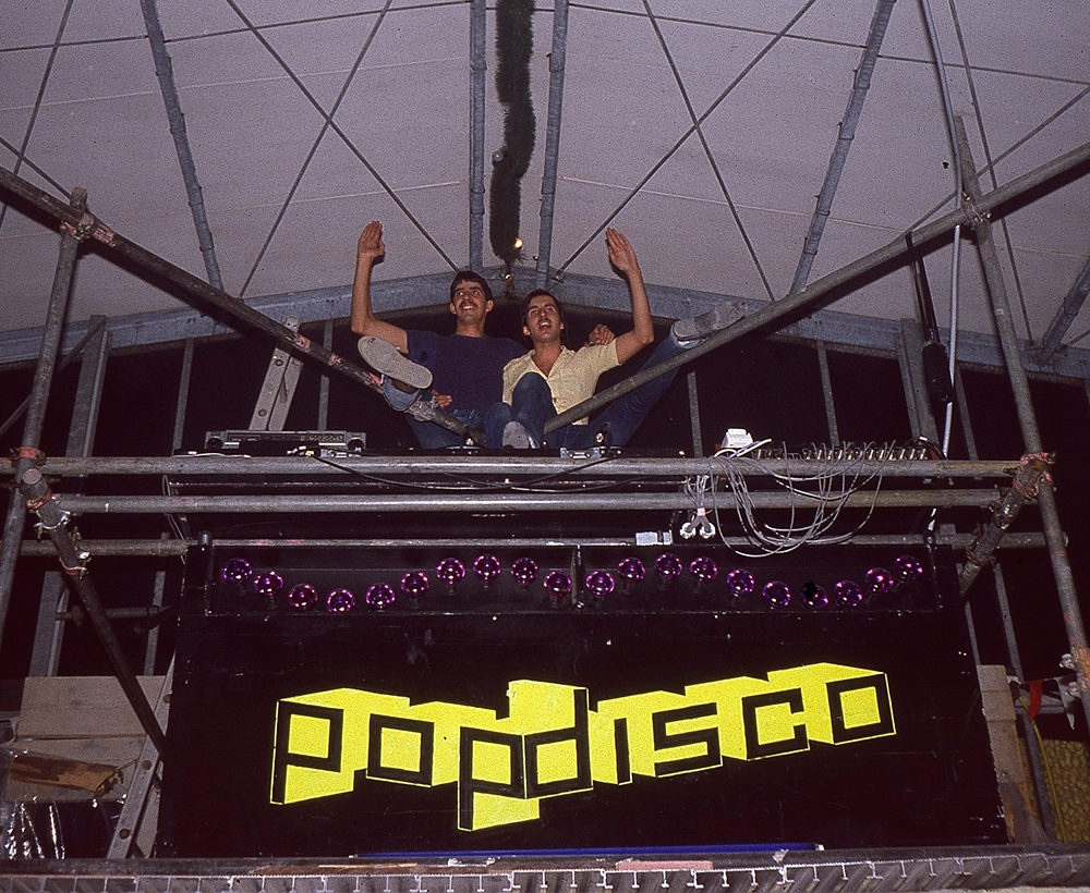 Bâtiment de l’entreprise au coucher du soleil