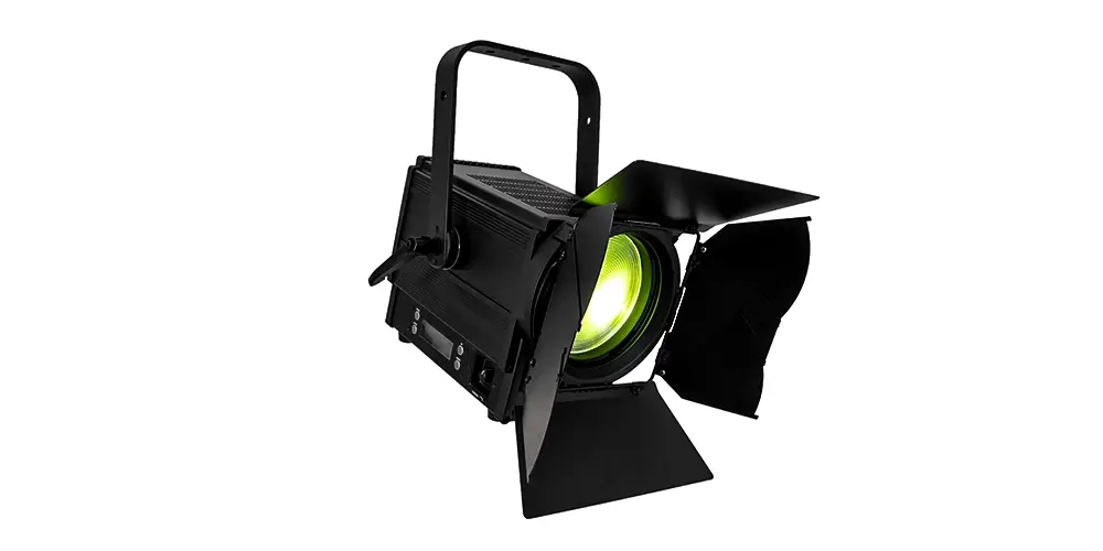 Spot con miscelazione colori RGBL grazie al LED LIME, proiettore teatrale EUROLITE LED THA-120F MK2
